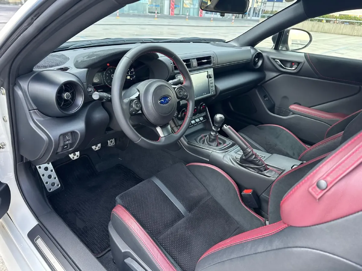 2024 Subaru Outback 2.5L 169HP H4 CVT,autocango,china used car exporter,china ev exporter,chinese used car exporter,chinese used ev exporter