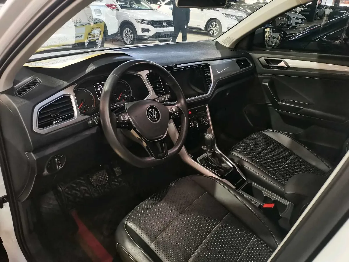 2020 Volkswagen T-Roc 1.4T 150HP L4 7DCT,autocango,china used car exporter,china ev exporter,chinese used car exporter,chinese used ev exporter