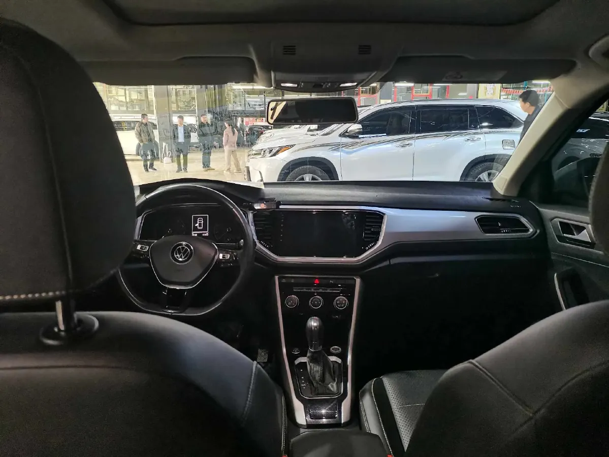 2020 Volkswagen T-Roc 1.4T 150HP L4 7DCT,autocango,china used car exporter,china ev exporter,chinese used car exporter,chinese used ev exporter
