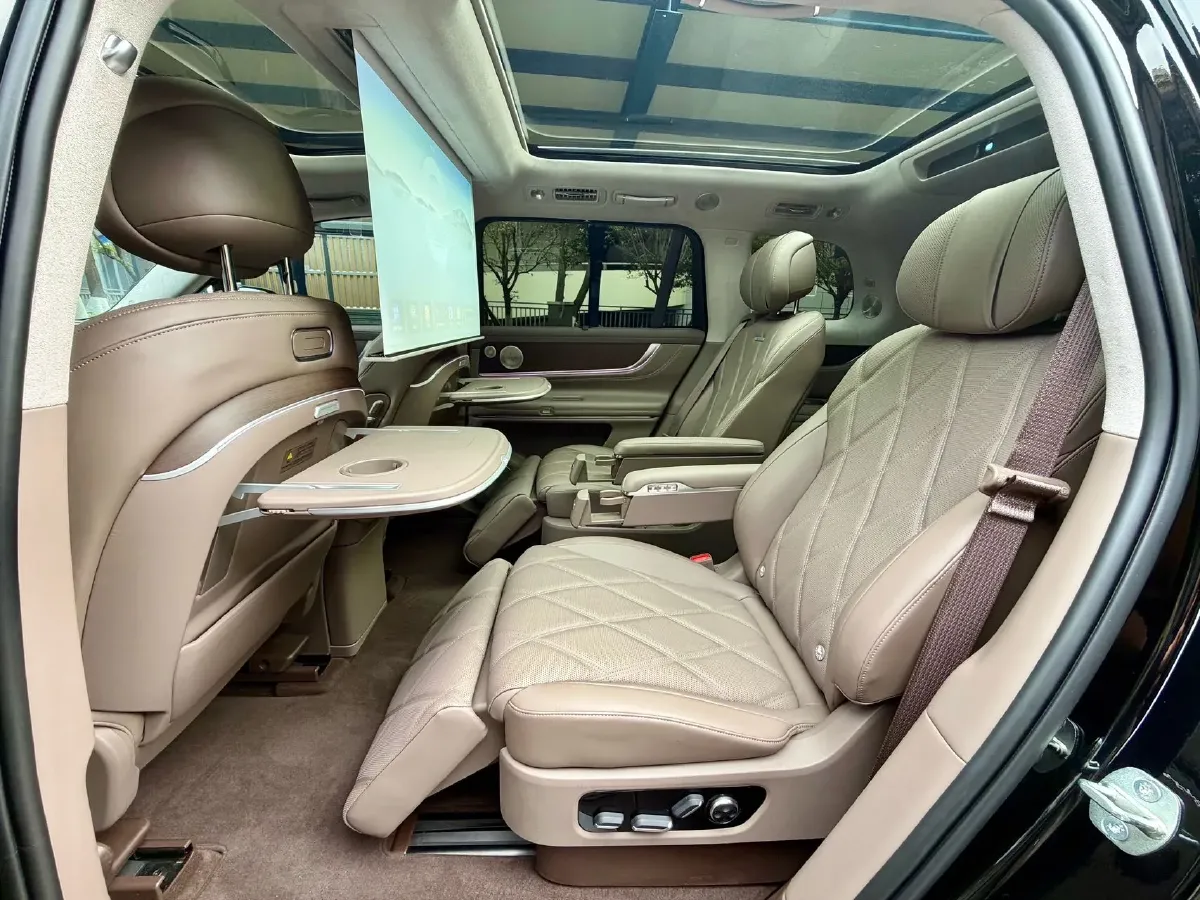 2025 AITO AITO M9 REEV 160HP REEV 52KWH,autocango,china used car exporter,china ev exporter,chinese used car exporter,chinese used ev exporter