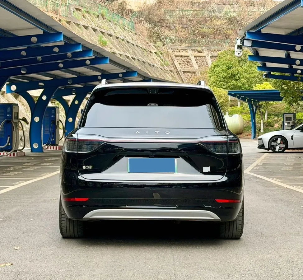 2025 AITO AITO M9 REEV 160HP REEV 52KWH,autocango,china used car exporter,china ev exporter,chinese used car exporter,chinese used ev exporter