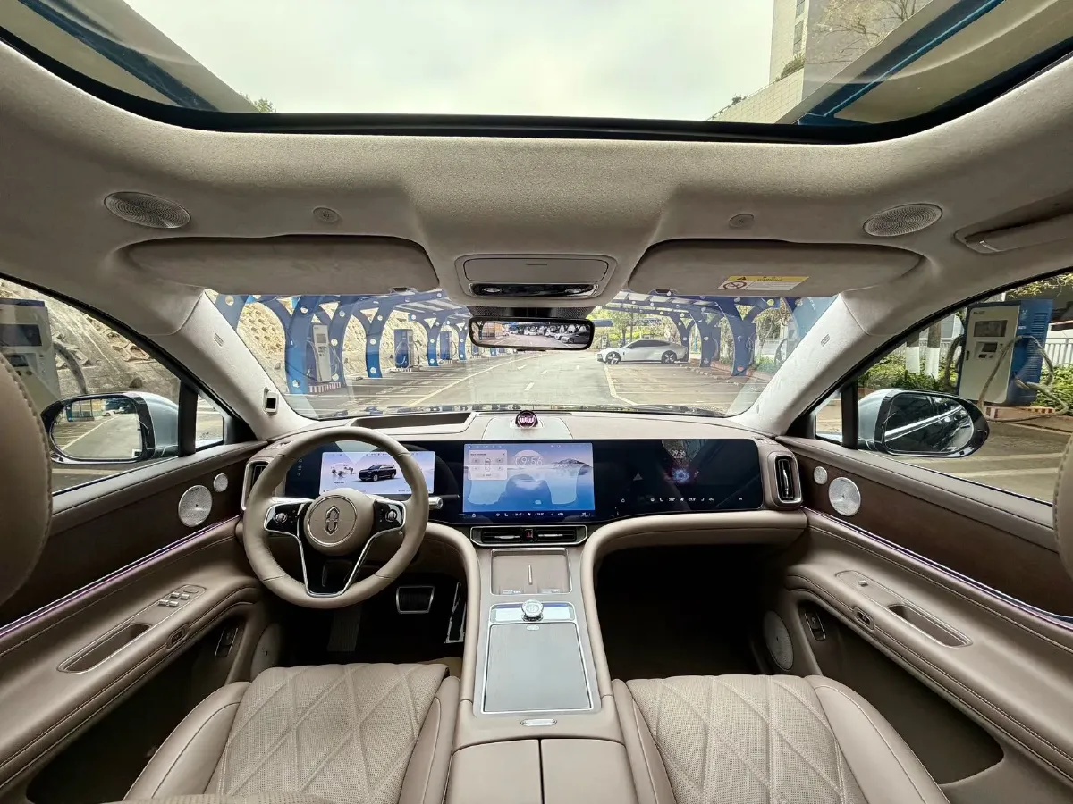 2025 AITO AITO M9 REEV 160HP REEV 52KWH,autocango,china used car exporter,china ev exporter,chinese used car exporter,chinese used ev exporter