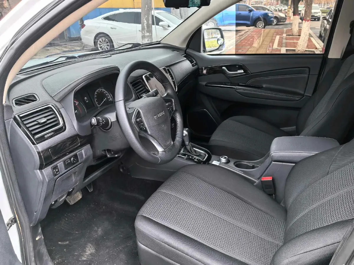 2020 Isuzu LingTuo 2.5T 150HP L4 6AT,autocango,china used car exporter,china ev exporter,chinese used car exporter,chinese used ev exporter