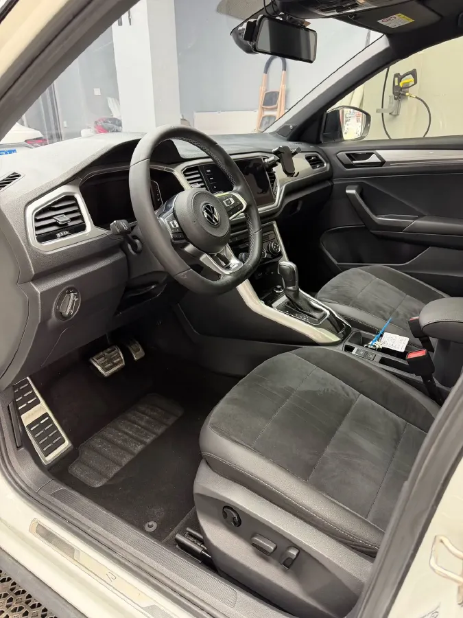 2022 Volkswagen T-Roc 1.4T 150HP L4 7DCT,autocango,china used car exporter,china ev exporter,chinese used car exporter,chinese used ev exporter