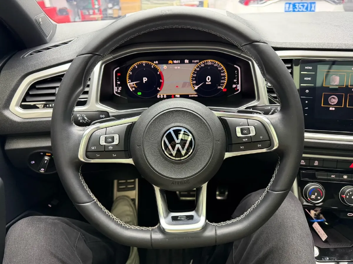 2022 Volkswagen T-Roc 1.4T 150HP L4 7DCT,autocango,china used car exporter,china ev exporter,chinese used car exporter,chinese used ev exporter