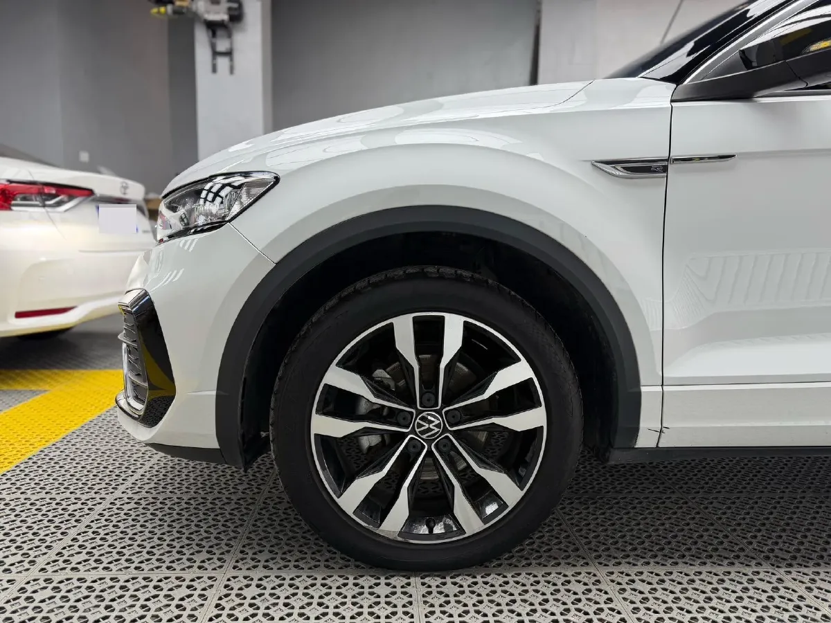 2022 Volkswagen T-Roc 1.4T 150HP L4 7DCT,autocango,china used car exporter,china ev exporter,chinese used car exporter,chinese used ev exporter