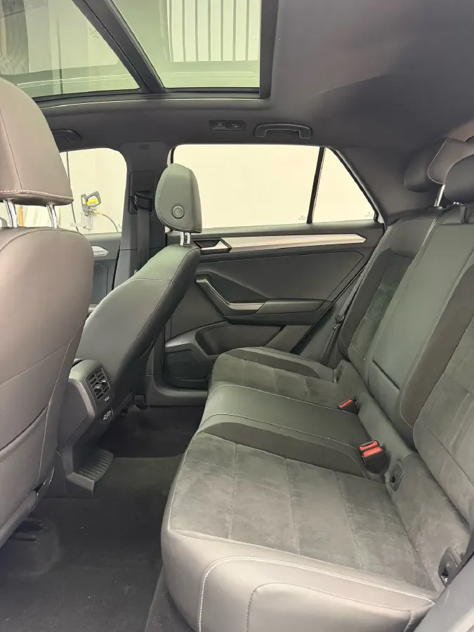 2022 Volkswagen T-Roc 1.4T 150HP L4 7DCT,autocango,china used car exporter,china ev exporter,chinese used car exporter,chinese used ev exporter