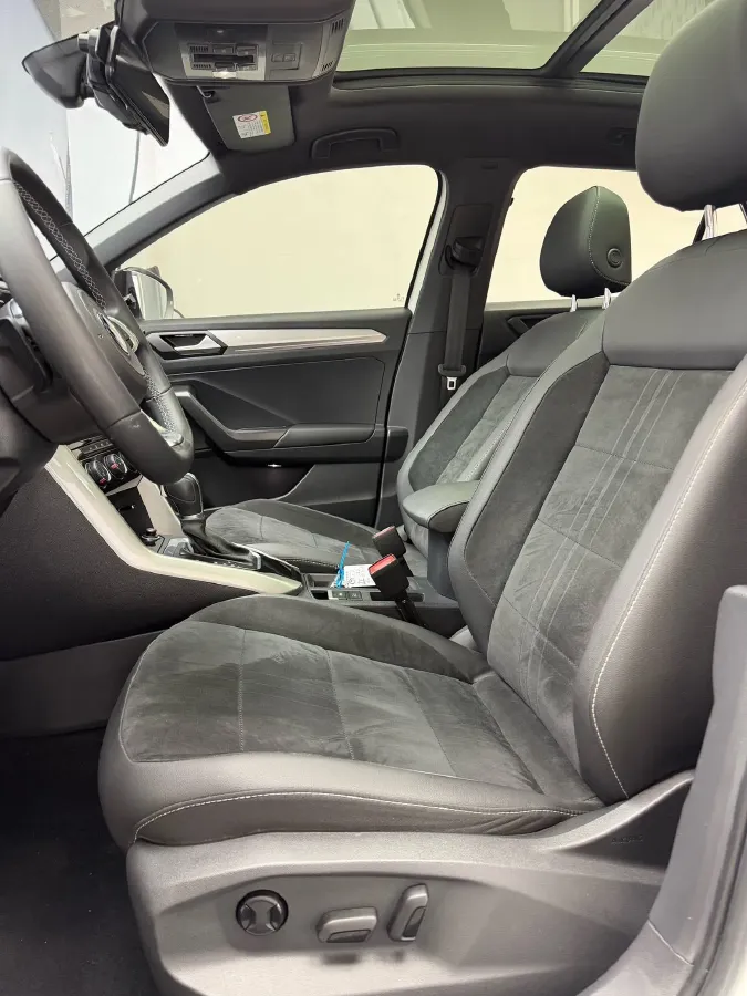 2022 Volkswagen T-Roc 1.4T 150HP L4 7DCT,autocango,china used car exporter,china ev exporter,chinese used car exporter,chinese used ev exporter