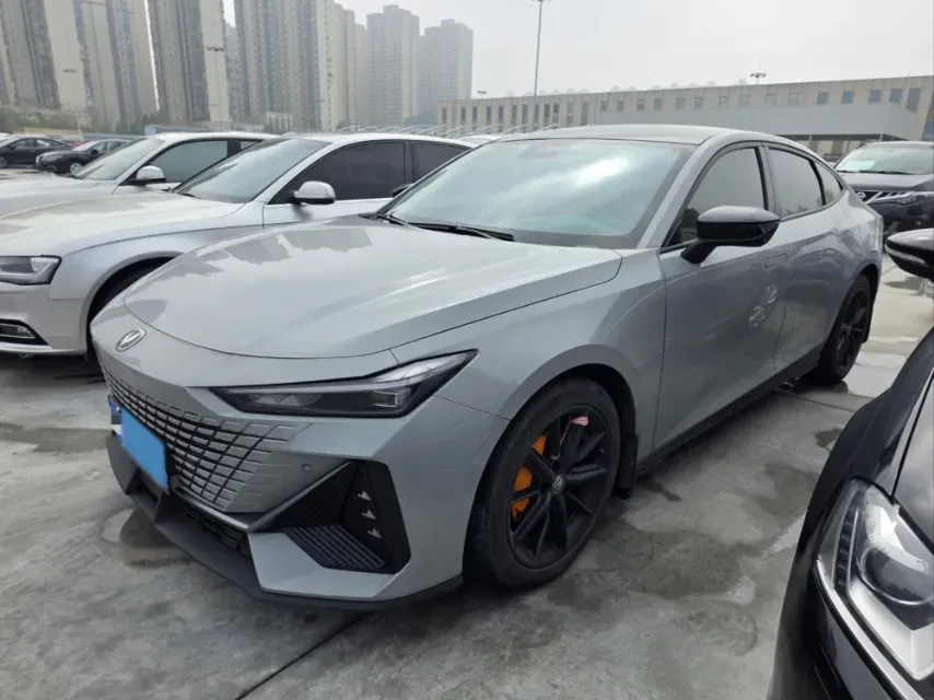 2022 ChangAn UNI-V 1.5T 188HP L4 7DCT,autocango,china used car exporter,china ev exporter,chinese used car exporter,chinese used ev exporter