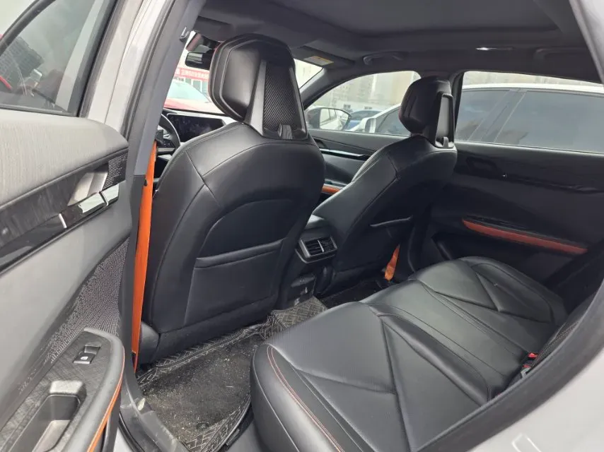 2022 ChangAn UNI-V 1.5T 188HP L4 7DCT,autocango,china used car exporter,china ev exporter,chinese used car exporter,chinese used ev exporter