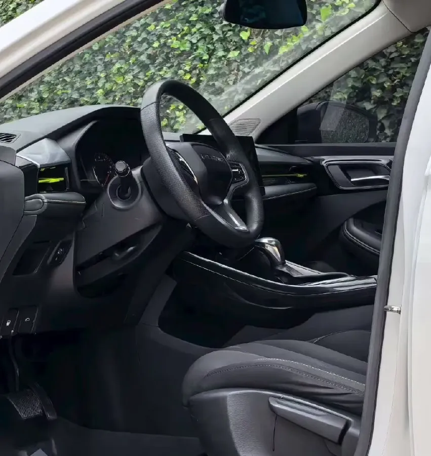 2021 Roewe i5 1.5L 120HP L4 CVT,autocango,china used car exporter,china ev exporter,chinese used car exporter,chinese used ev exporter