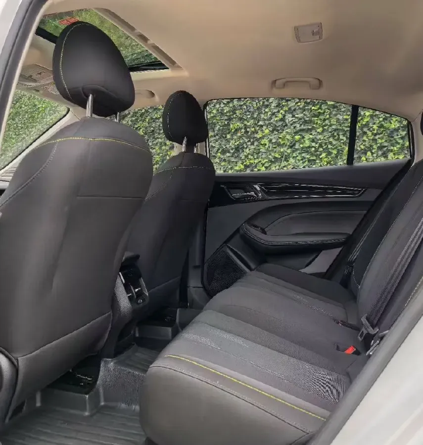 2021 Roewe i5 1.5L 120HP L4 CVT,autocango,china used car exporter,china ev exporter,chinese used car exporter,chinese used ev exporter