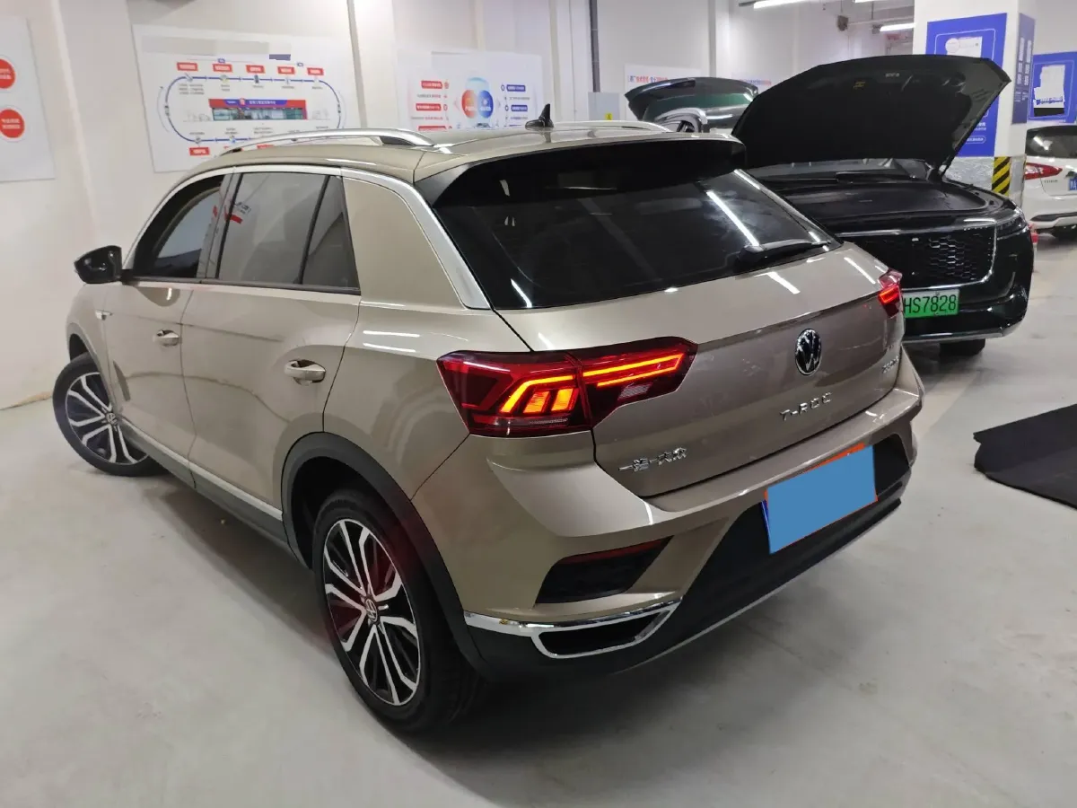 2021 Volkswagen T-Roc 1.4T 150HP L4 7DCT,autocango,china used car exporter,china ev exporter,chinese used car exporter,chinese used ev exporter