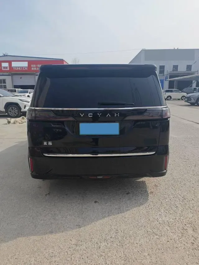 2024 Voyah Dream 1.5T 150HP L4 PHEV 43KWH,autocango,china used car exporter,china ev exporter,chinese used car exporter,chinese used ev exporter