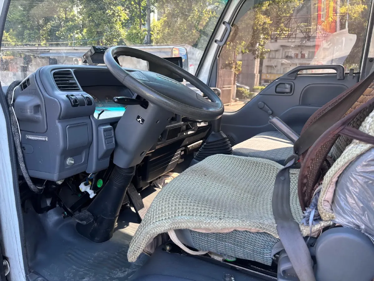 2016 Qoros 3 1.6L 126HP L4 6MT,autocango,china used car exporter,china ev exporter,chinese used car exporter,chinese used ev exporter