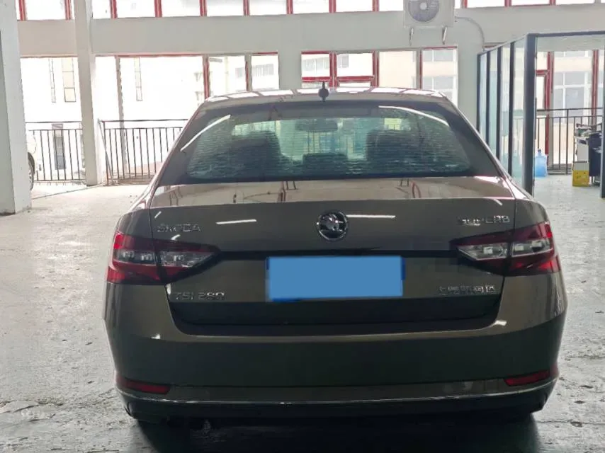 2018 Skoda Superb 1.8T 180HP L4 7DCT,autocango,china used car exporter,china ev exporter,chinese used car exporter,chinese used ev exporter