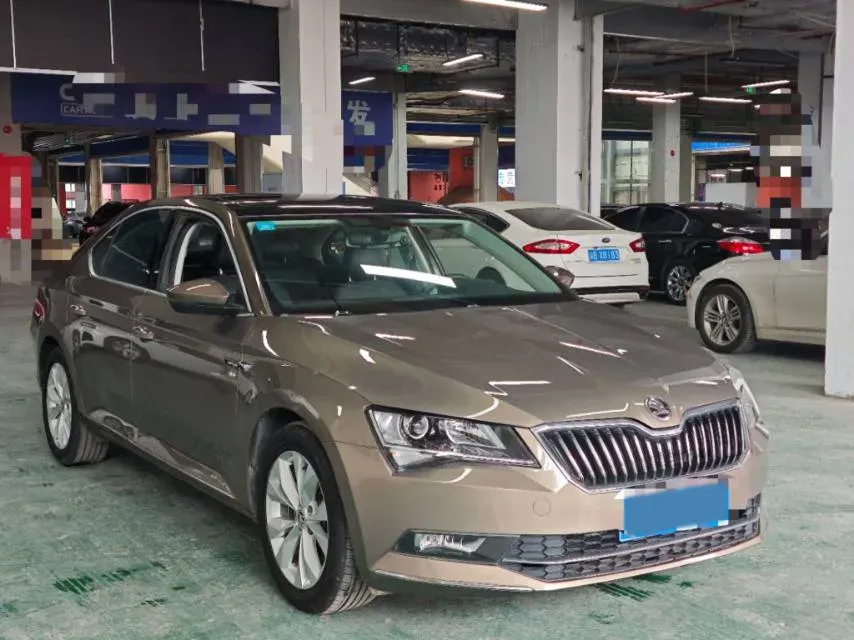 2018 Skoda Superb 1.8T 180HP L4 7DCT,autocango,china used car exporter,china ev exporter,chinese used car exporter,chinese used ev exporter