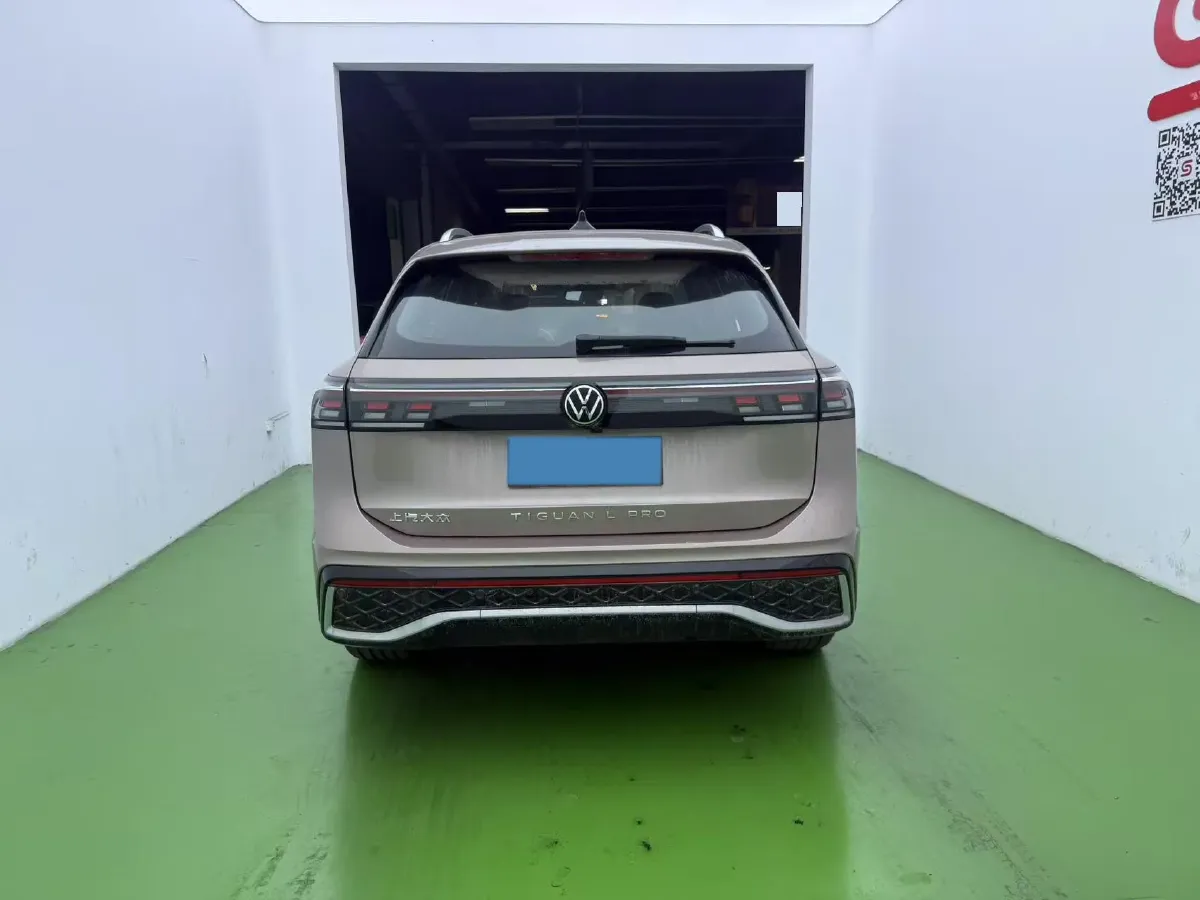 2024 Volkswagen Tiguan L 2.0T 186HP L4 7DCT,autocango,china used car exporter,china ev exporter,chinese used car exporter,chinese used ev exporter