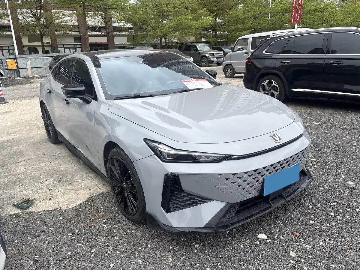 2024 ChangAn UNI-V 1.5T 188HP L4 7DCT,autocango,china used car exporter,china ev exporter,chinese used car exporter,chinese used ev exporter