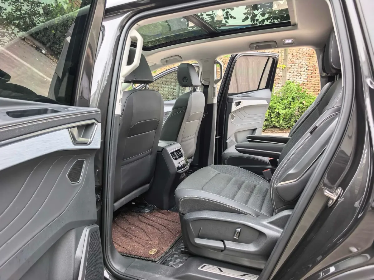 2024 Volkswagen Talagon 2.0T 220HP L4 7DCT,autocango,china used car exporter,china ev exporter,chinese used car exporter,chinese used ev exporter