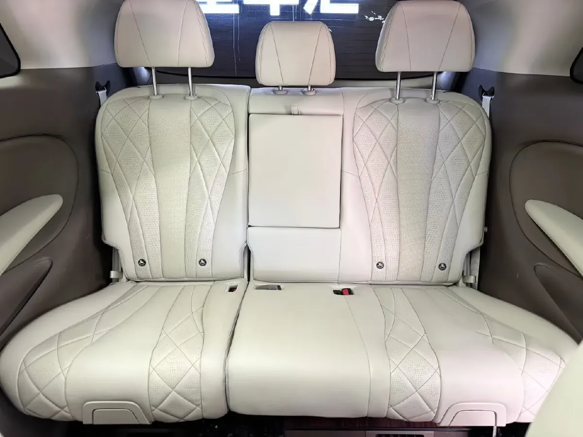 2022 HongQi HS7 3.0T 337HP V6 8AT,autocango,china used car exporter,china ev exporter,chinese used car exporter,chinese used ev exporter