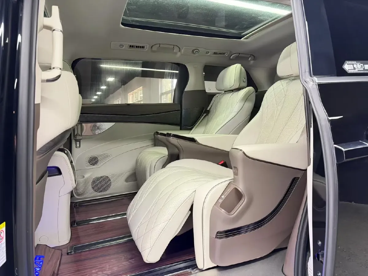 2022 HongQi HS7 3.0T 337HP V6 8AT,autocango,china used car exporter,china ev exporter,chinese used car exporter,chinese used ev exporter