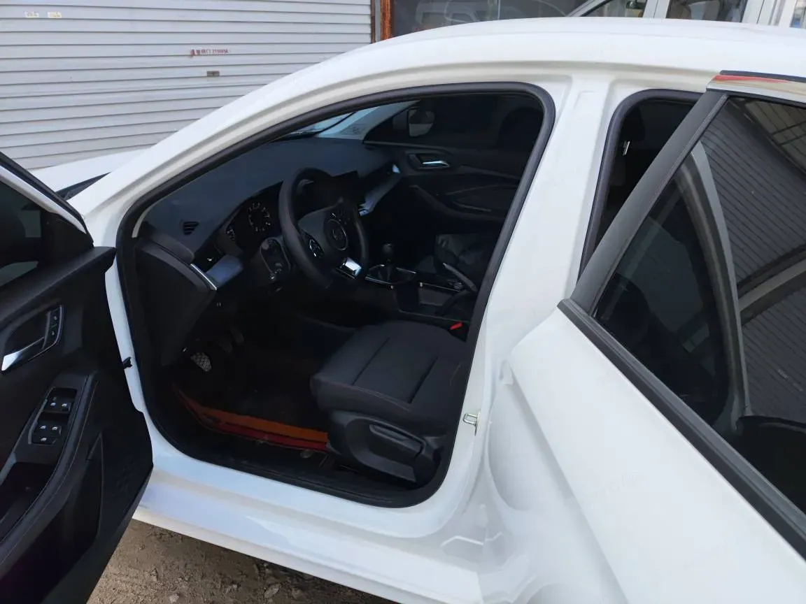 2023 MG 5 1.5L 129HP L4 5MT,autocango,china used car exporter,china ev exporter,chinese used car exporter,chinese used ev exporter