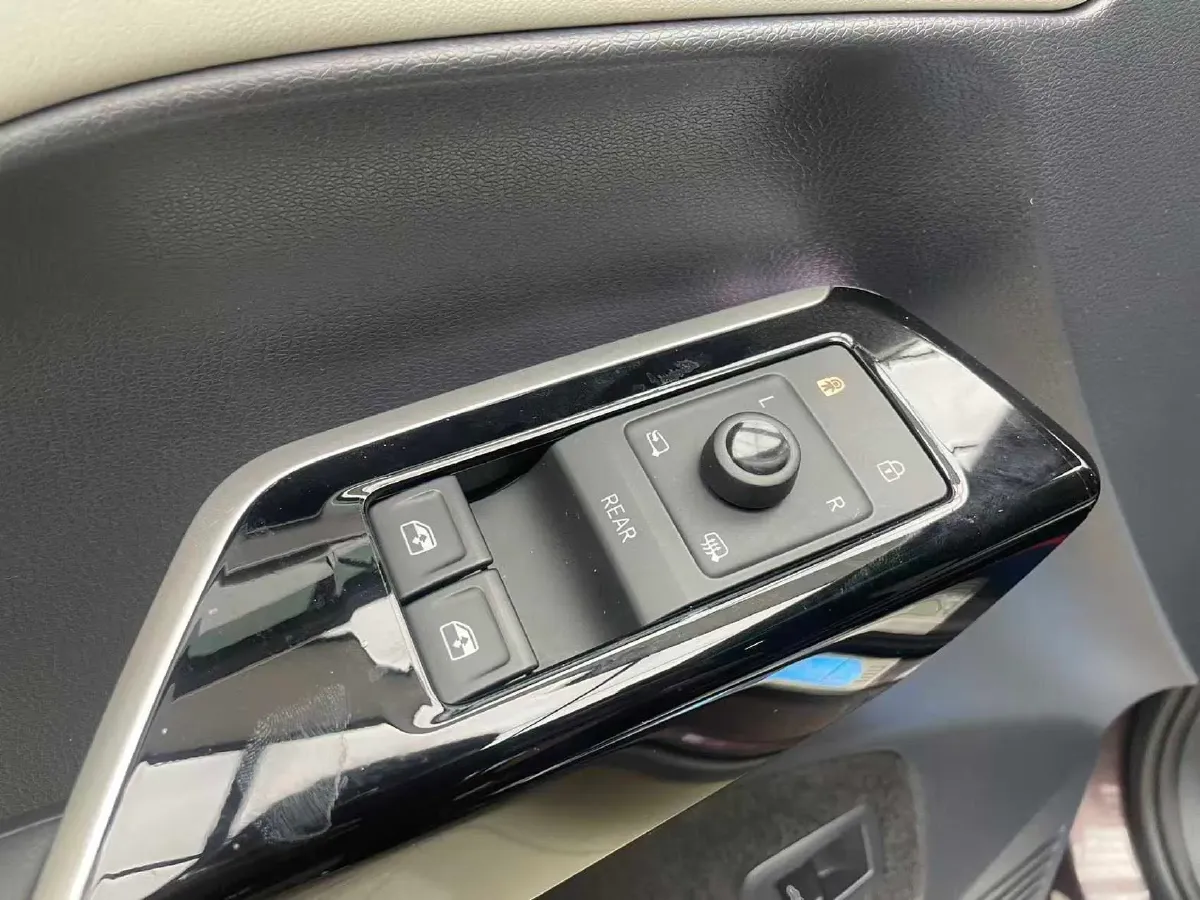 2022 Volkswagen ID.6 Crozz BEV 84.8KWH,autocango,china used car exporter,china ev exporter,chinese used car exporter,chinese used ev exporter