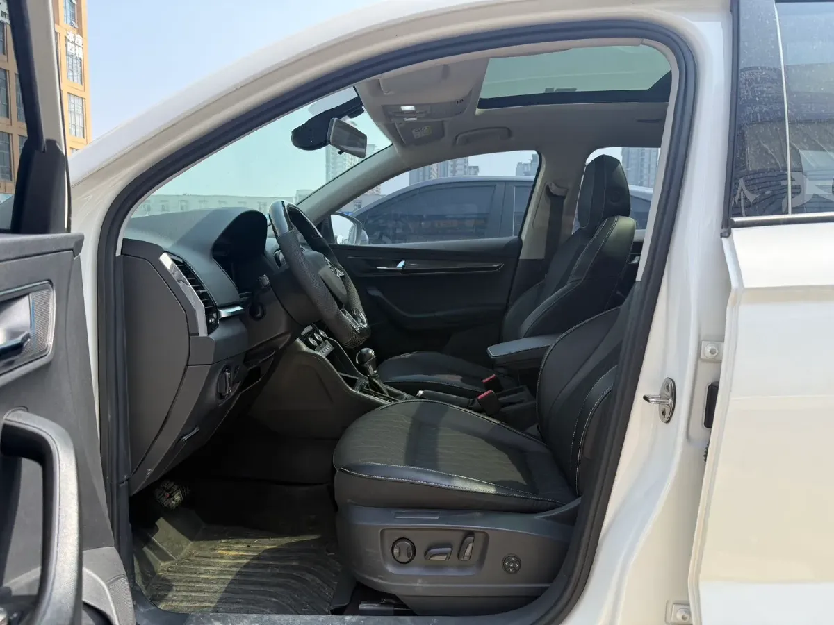 2019 Skoda Karoq 1.4T 150HP L4 7DCT,autocango,china used car exporter,china ev exporter,chinese used car exporter,chinese used ev exporter