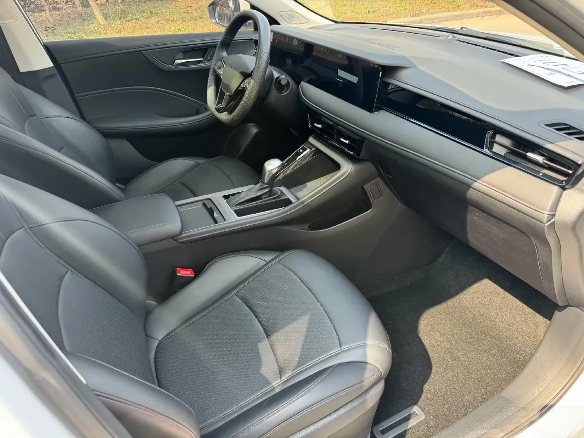 2023 Roewe i5 1.5L 129HP L4 CVT,autocango,china used car exporter,china ev exporter,chinese used car exporter,chinese used ev exporter