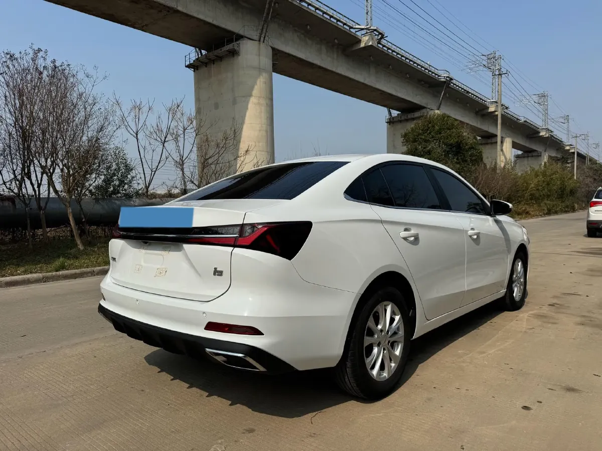 2023 Roewe i5 1.5L 129HP L4 CVT,autocango,china used car exporter,china ev exporter,chinese used car exporter,chinese used ev exporter