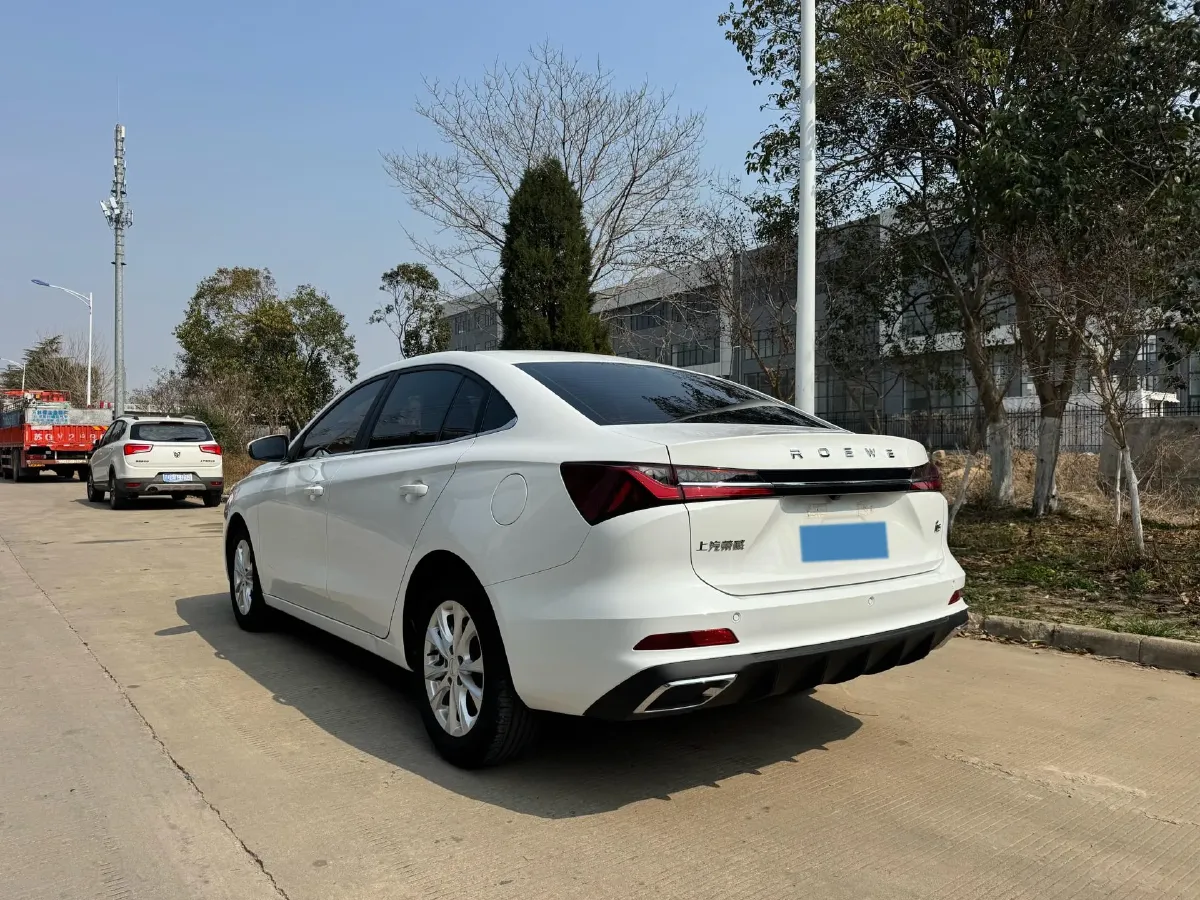 2023 Roewe i5 1.5L 129HP L4 CVT,autocango,china used car exporter,china ev exporter,chinese used car exporter,chinese used ev exporter