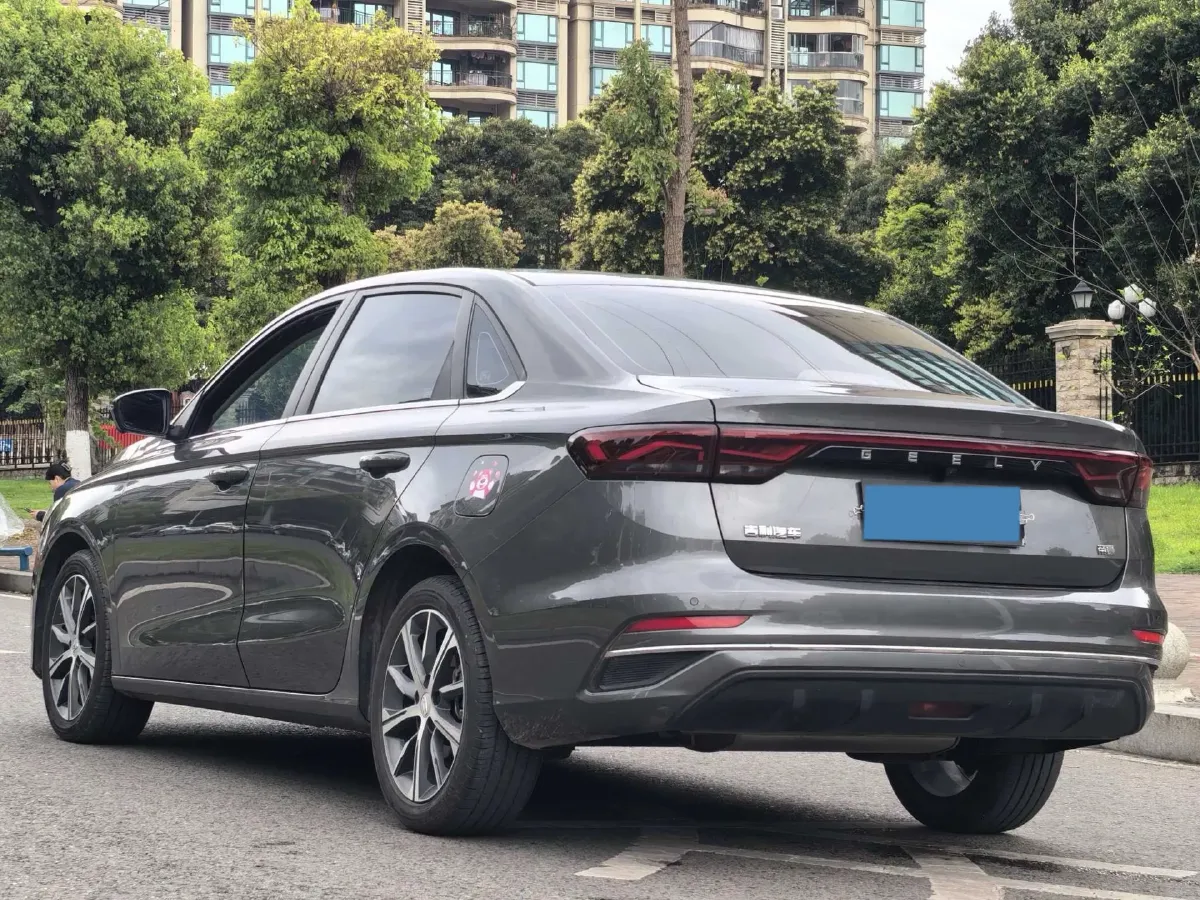 2025 Geely Emgrand 1.5L 127HP L4 CVT,autocango,china used car exporter,china ev exporter,chinese used car exporter,chinese used ev exporter