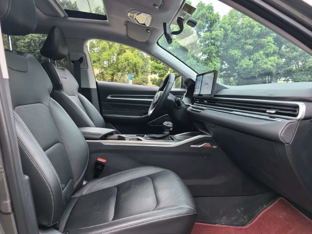 2025 Geely Emgrand 1.5L 127HP L4 CVT,autocango,china used car exporter,china ev exporter,chinese used car exporter,chinese used ev exporter