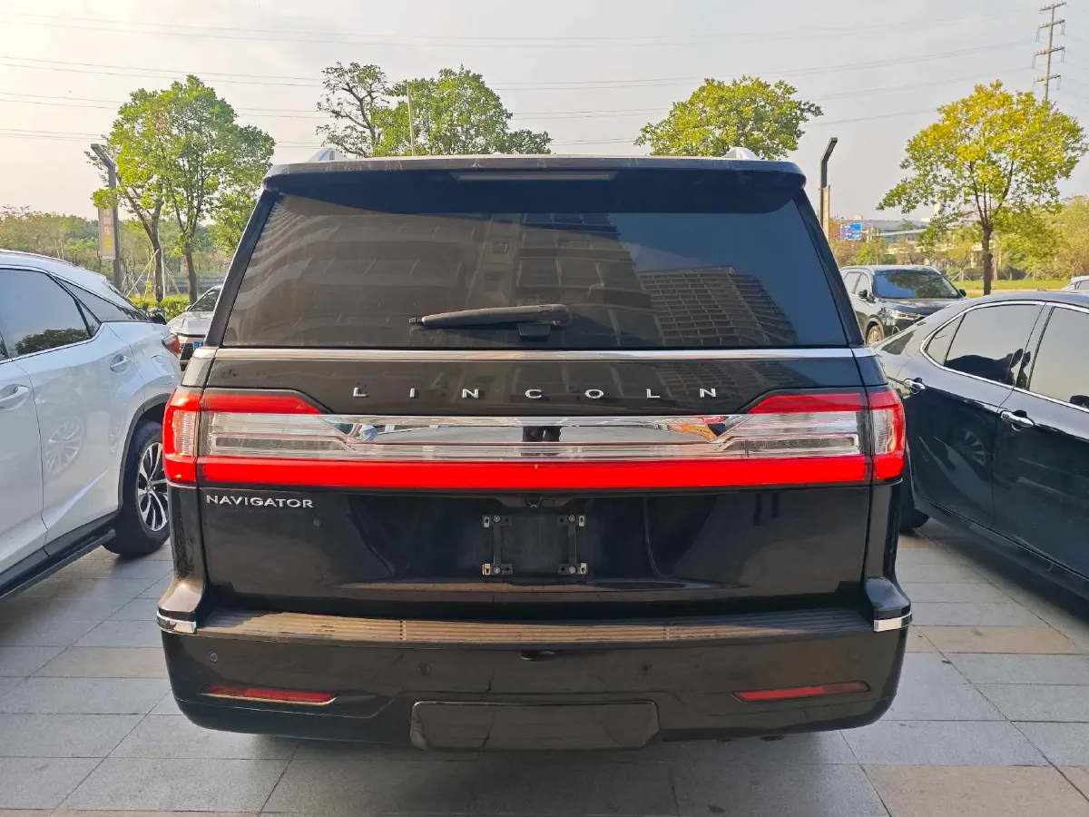 2018 Lincoln Navigator 3.5T 415HP V6 10AT,autocango,china used car exporter,china ev exporter,chinese used car exporter,chinese used ev exporter