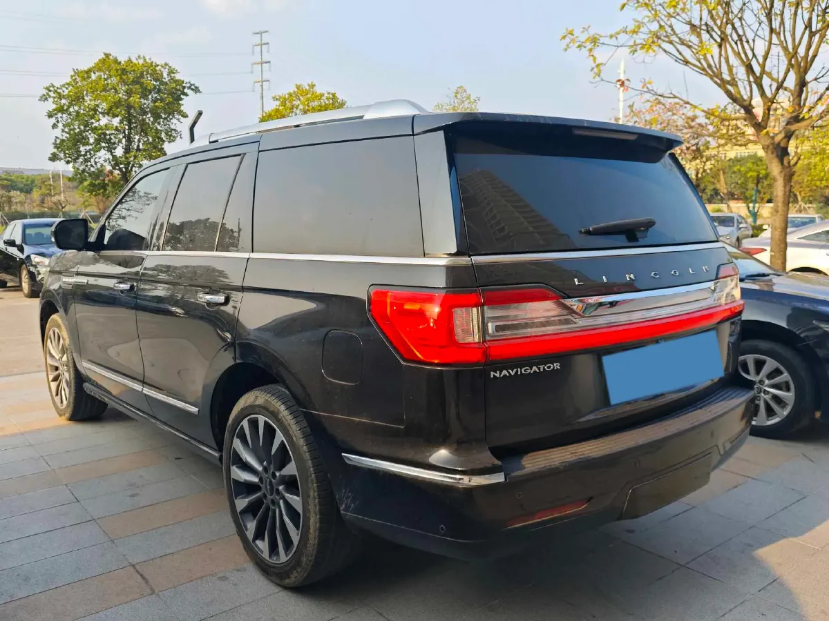 2018 Lincoln Navigator 3.5T 415HP V6 10AT,autocango,china used car exporter,china ev exporter,chinese used car exporter,chinese used ev exporter