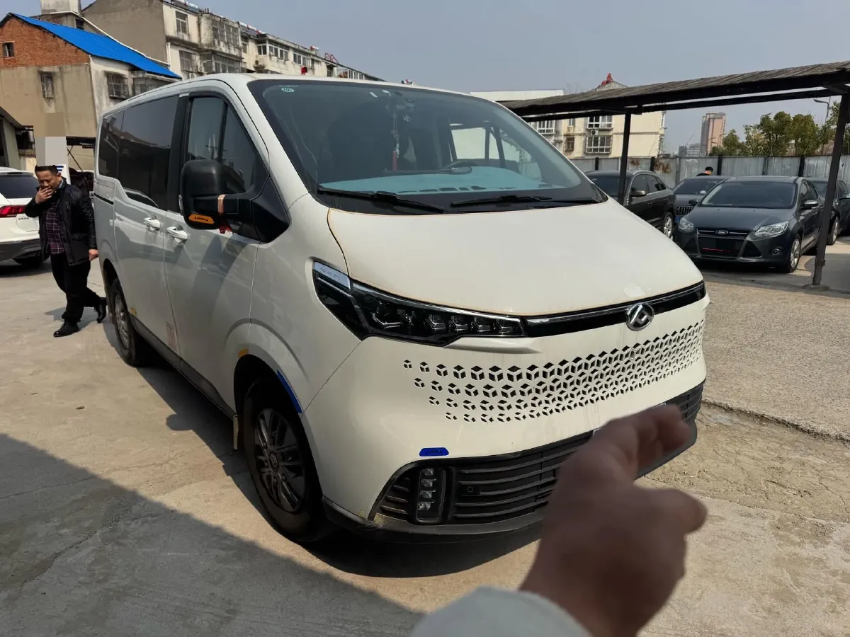 2023 MAXUS XinTu V70 2.0T 125HP L4 6MT,autocango,china used car exporter,china ev exporter,chinese used car exporter,chinese used ev exporter
