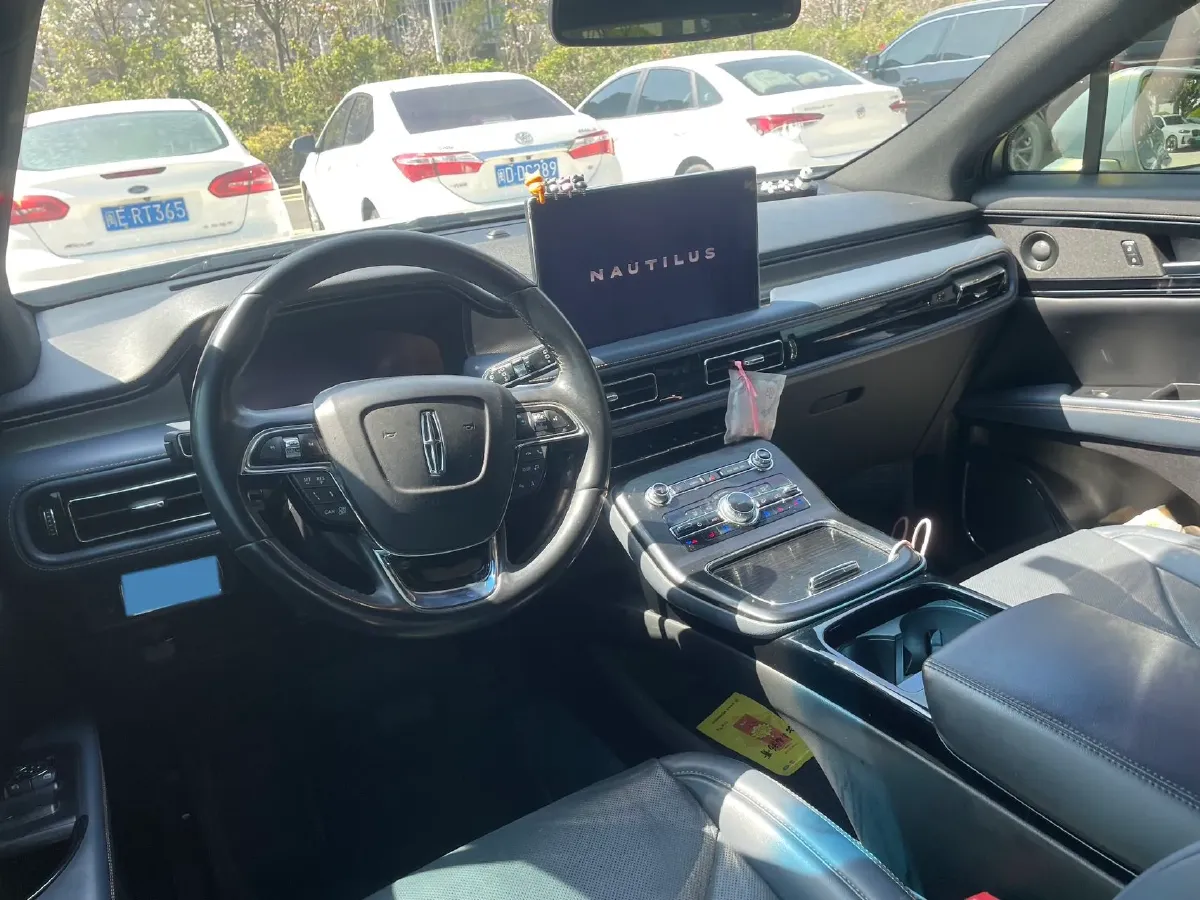 2021 Lincoln Nautilus 2.0T 245HP L4 8AT,autocango,china used car exporter,china ev exporter,chinese used car exporter,chinese used ev exporter