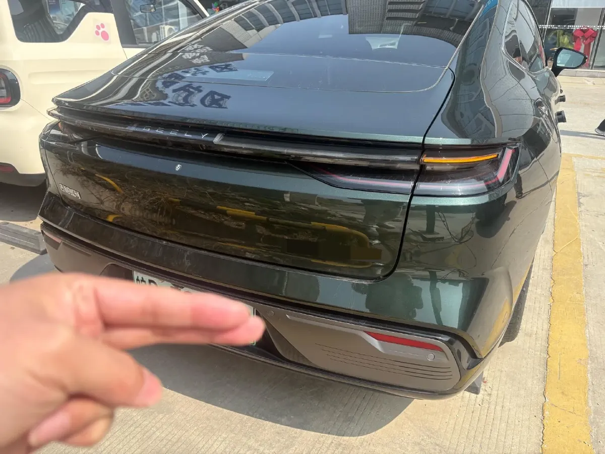 2025 Geely Galaxy Starshine 8 1.5T 163HP L4 3DHT PHEV 27.69KWH,autocango,china used car exporter,china ev exporter,chinese used car exporter,chinese used ev exporter