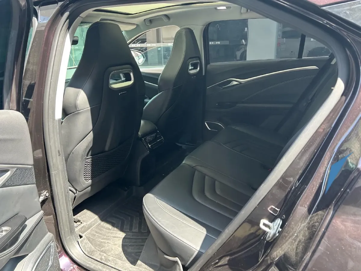 2022 Ford Focus 1.5T 177HP L4 6AT,autocango,china used car exporter,china ev exporter,chinese used car exporter,chinese used ev exporter