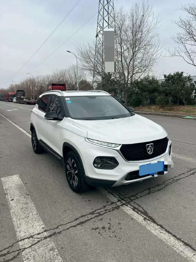 2019 BaoJun 730 1.5L 105HP L4 6MT,autocango,china used car exporter,china ev exporter,chinese used car exporter,chinese used ev exporter
