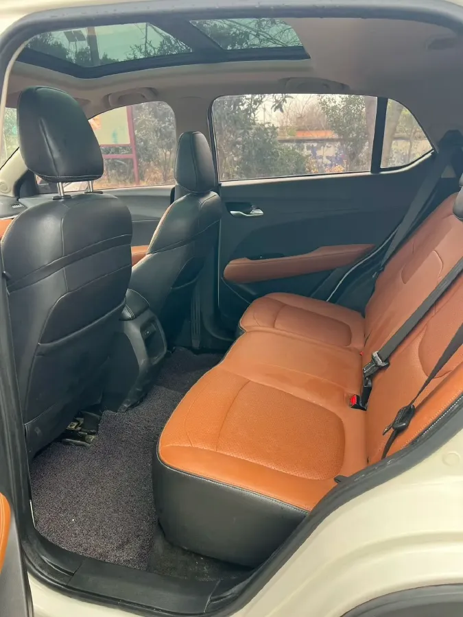 2019 BaoJun 730 1.5L 105HP L4 6MT,autocango,china used car exporter,china ev exporter,chinese used car exporter,chinese used ev exporter