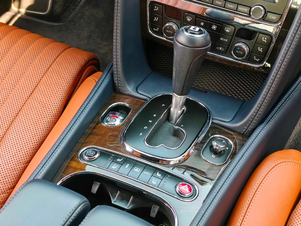 2017 Bentley Flying Spur 4.0T 528HP V8 8AT,autocango,china used car exporter,china ev exporter,chinese used car exporter,chinese used ev exporter