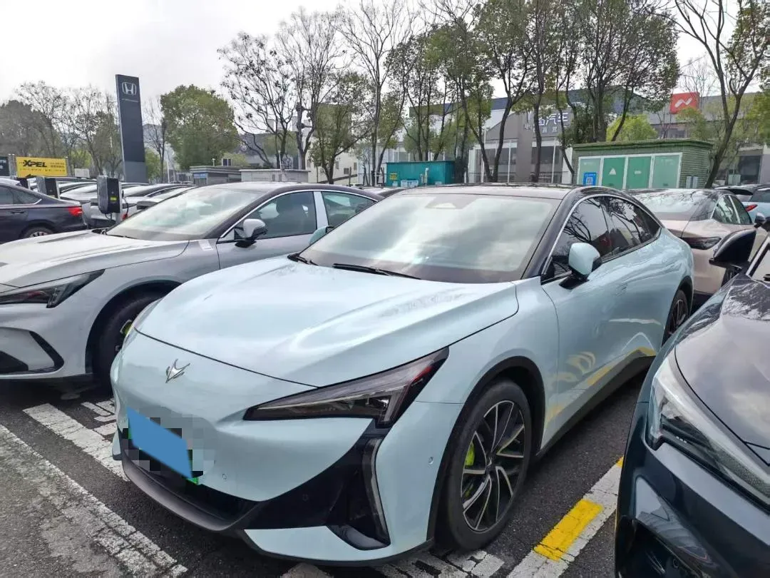 2024 ARCFOX αT5 BEV 79.2KWH,autocango,china used car exporter,china ev exporter,chinese used car exporter,chinese used ev exporter
