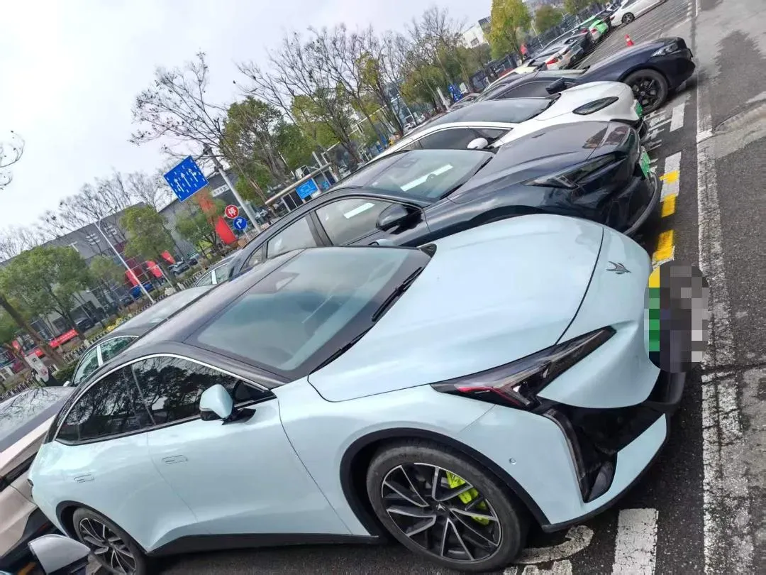 2024 ARCFOX αT5 BEV 79.2KWH,autocango,china used car exporter,china ev exporter,chinese used car exporter,chinese used ev exporter