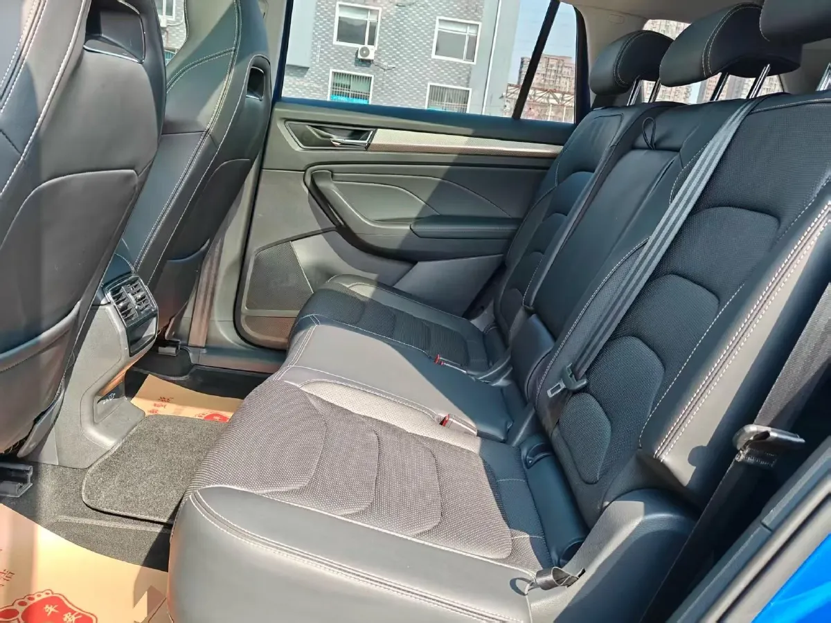 2022 Skoda Kodiak 2.0T 186HP L4 7DCT,autocango,china used car exporter,china ev exporter,chinese used car exporter,chinese used ev exporter