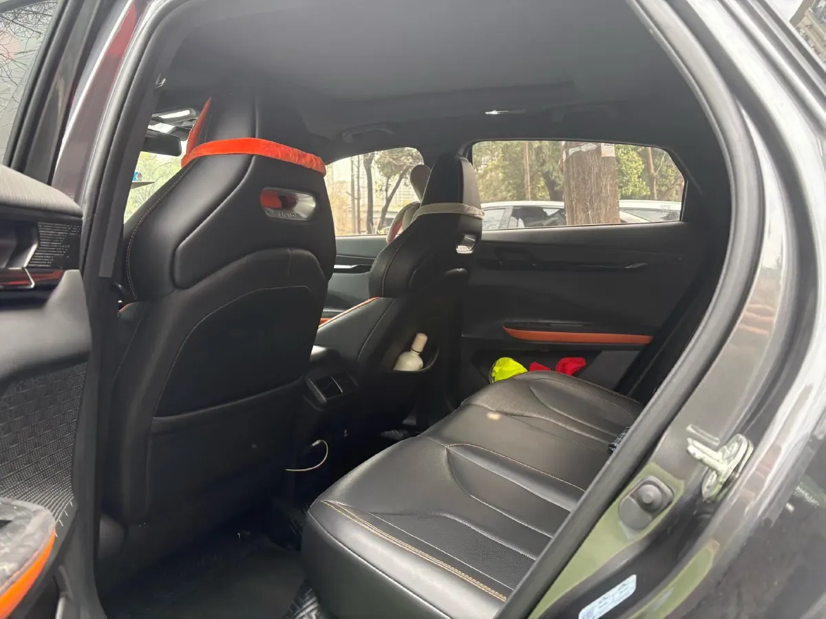 2022 ChangAn UNI-V 2.0T 233HP L4 8AT,autocango,china used car exporter,china ev exporter,chinese used car exporter,chinese used ev exporter