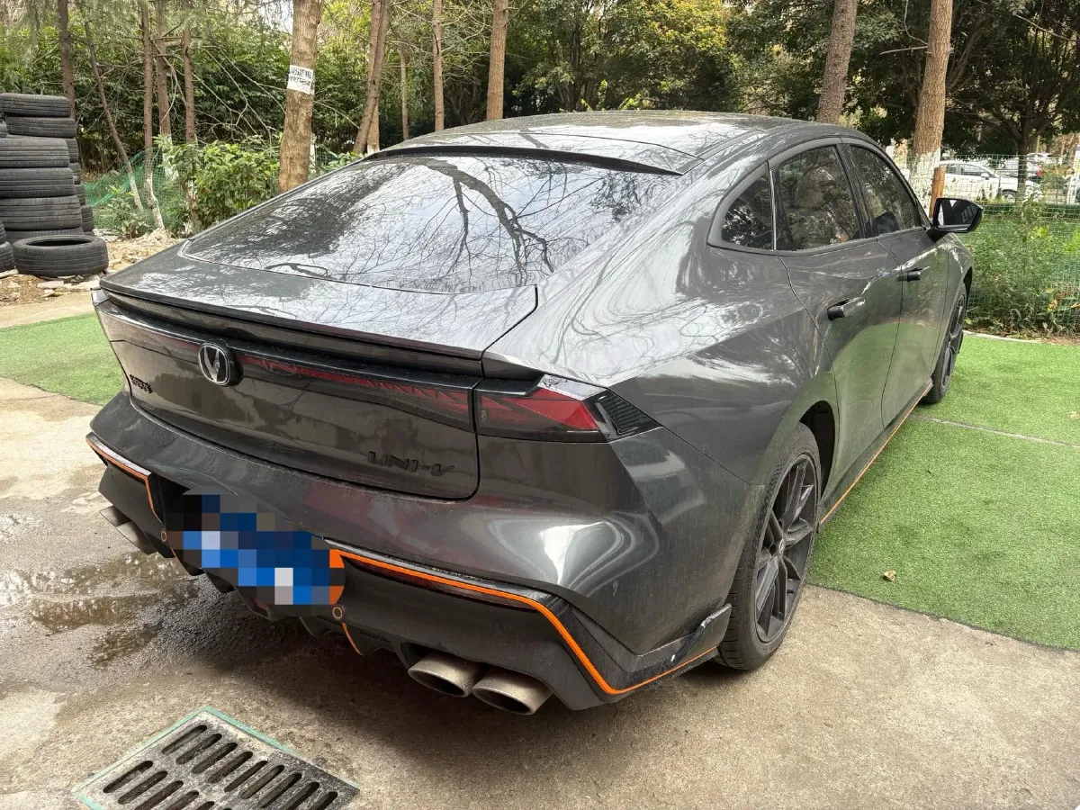 2022 ChangAn UNI-V 2.0T 233HP L4 8AT,autocango,china used car exporter,china ev exporter,chinese used car exporter,chinese used ev exporter