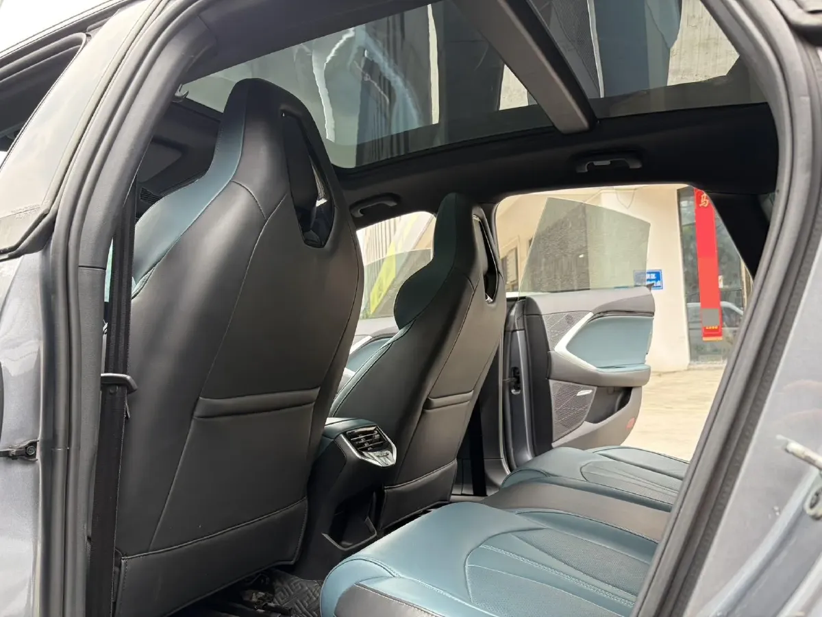 2023 MG 7 2.0T 261HP L4 9AT,autocango,china used car exporter,china ev exporter,chinese used car exporter,chinese used ev exporter