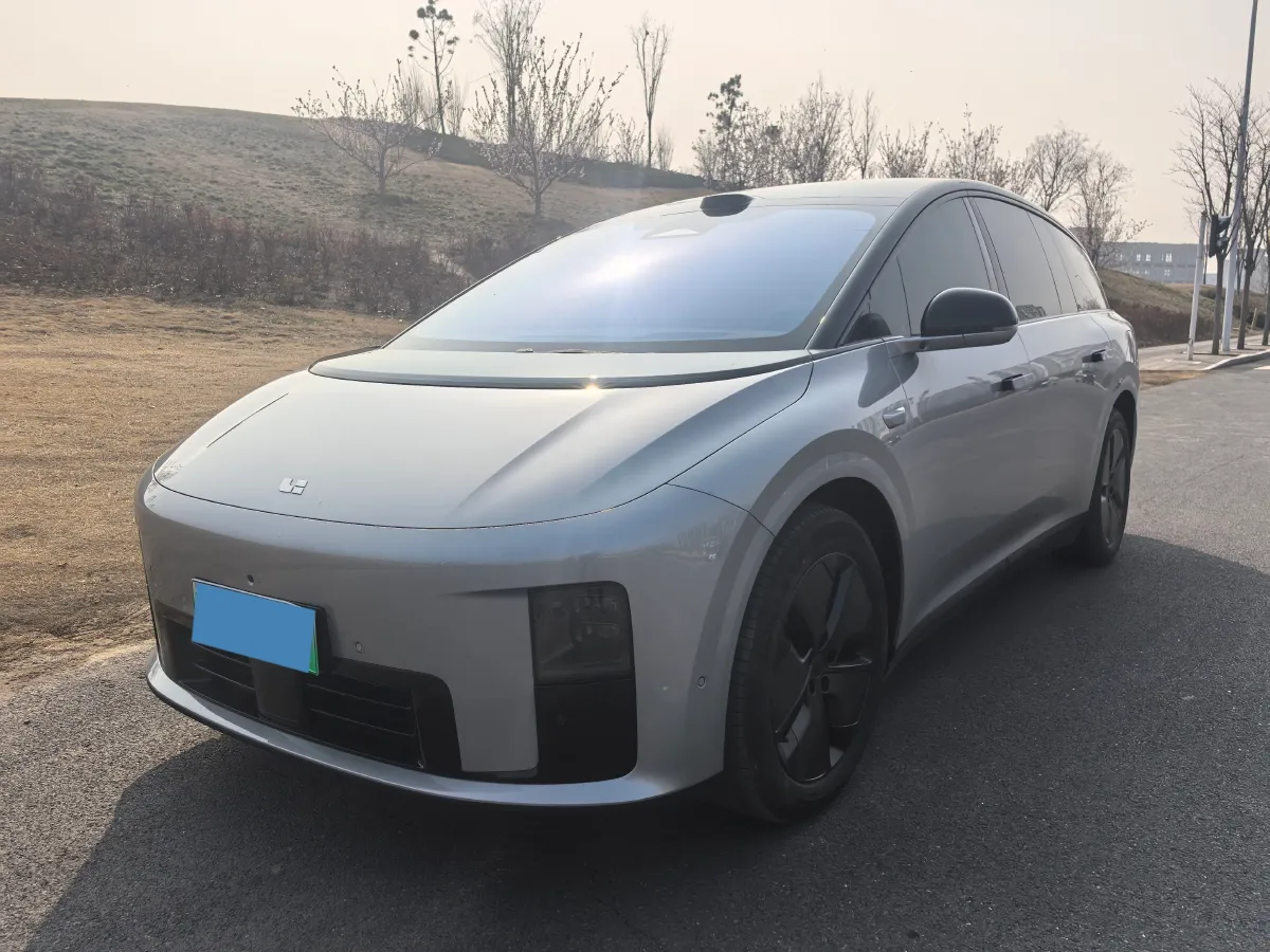 2025 Li i8 BEV,autocango,china used car exporter,china ev exporter,chinese used car exporter,chinese used ev exporter